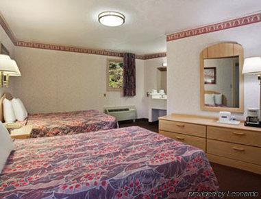 Travelodge West Springfield Bagian luar foto